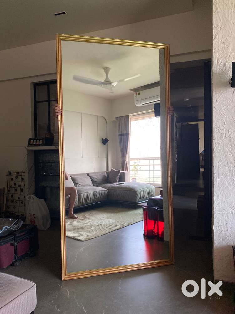 Decirative wall mirror