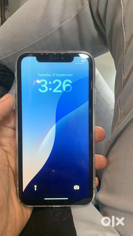 I phone 11 64gb all working 100% condition