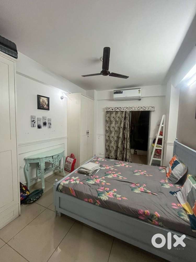 3BHK 3TOILET AT BEST PRICE IN NOIDA SECTOR 72