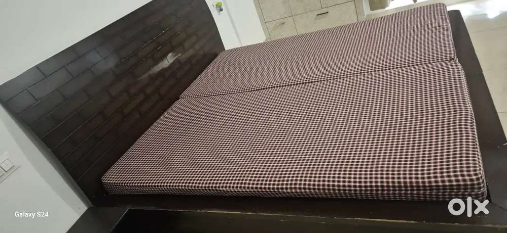 Polished Double bed with box