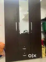 3 door warderobe
