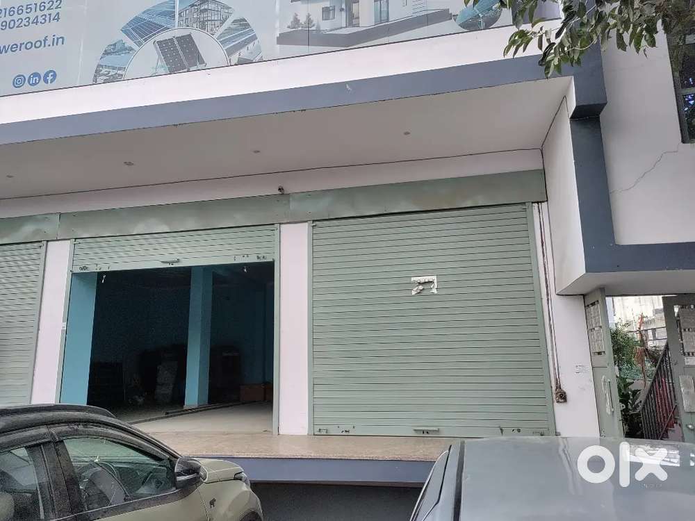 Showroom/shop space 200 ft bye pass heerapura