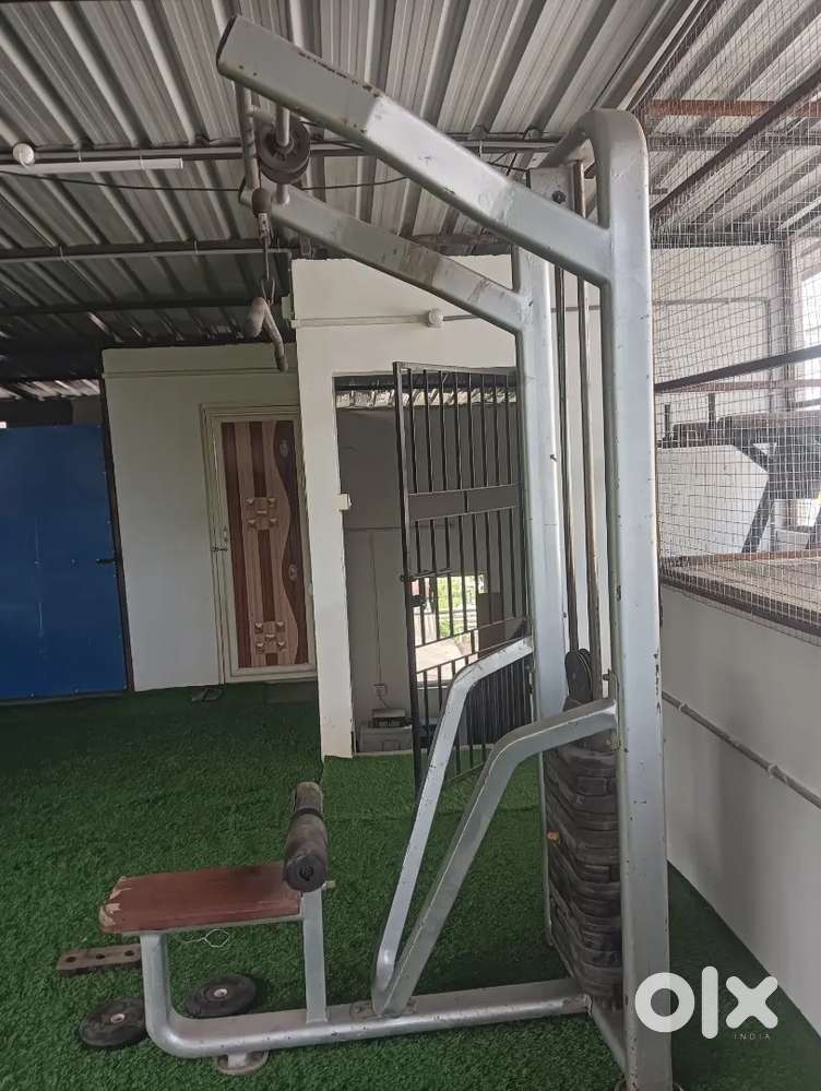 Let pull down/leg press