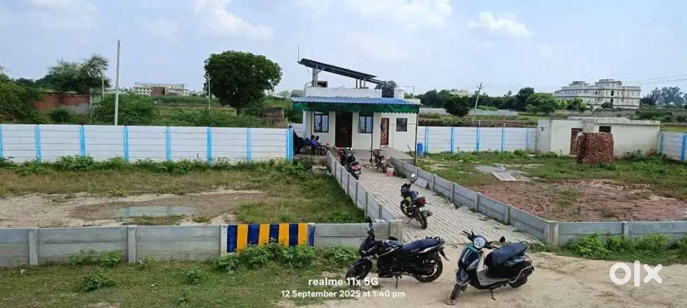 लुलु मॉल पास LDA NOC प्रोजेक्ट के प्लॉट आउटर रिंग रोड सर्विस लेन पर