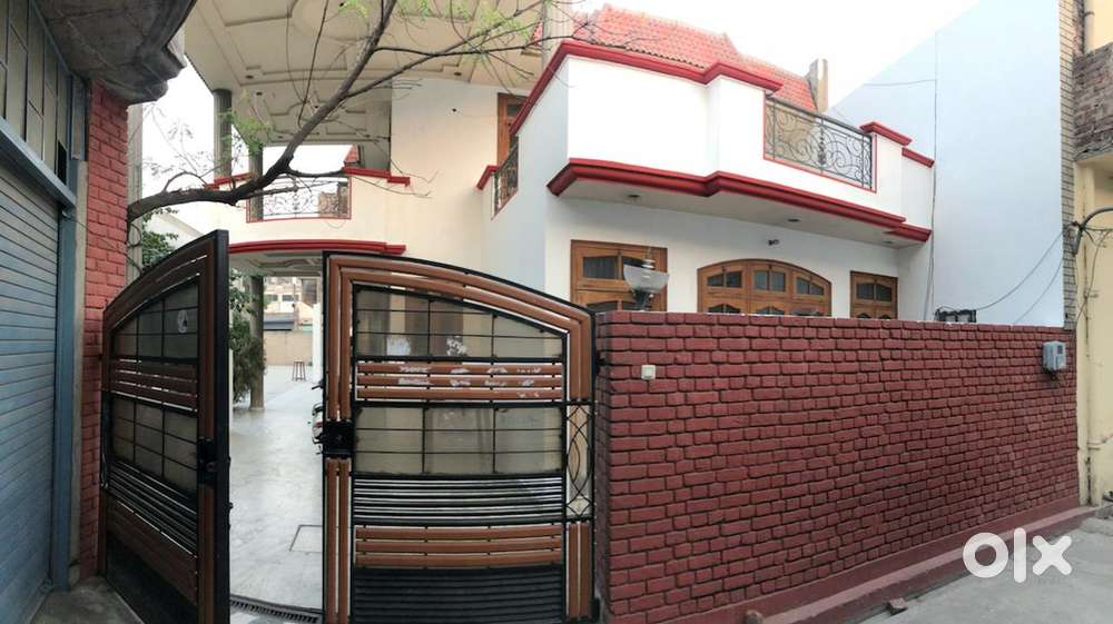 independent house floor with attached kitchen washroom on first floor