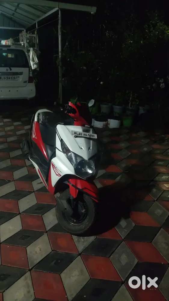 Honda dio 2015 model