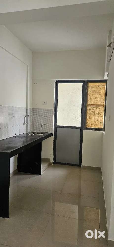 Need 2 females roommates