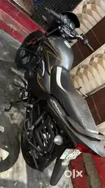 Badhiya gaadi hai koi kami nahi hai