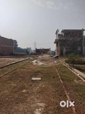 PLOTS IN ALAMBGAH PARA