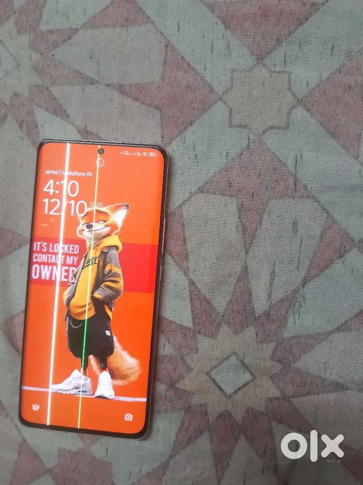 Xiaomi 12 Pro 256gb internal 8gbram green line