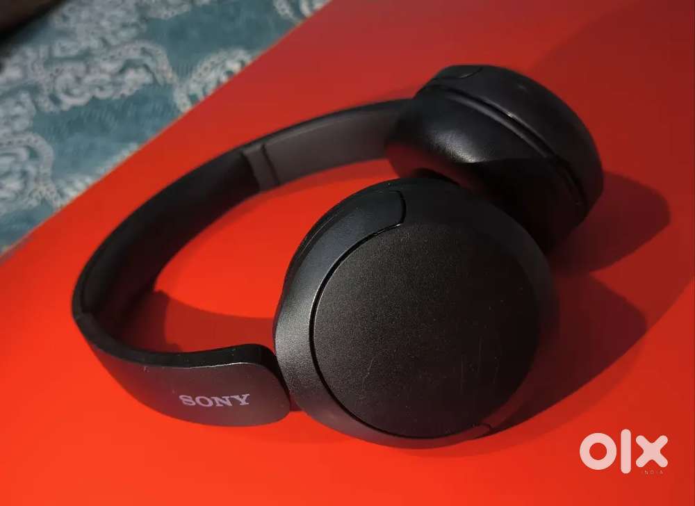 SONY WH-CH520  perfectly working  without Bill, Box  worth ₹4500