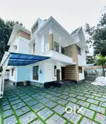 5.250CENT KAKKANAD PALLIKKARA KIZHAKKAMBALAM 4BHK NEW HOUSE