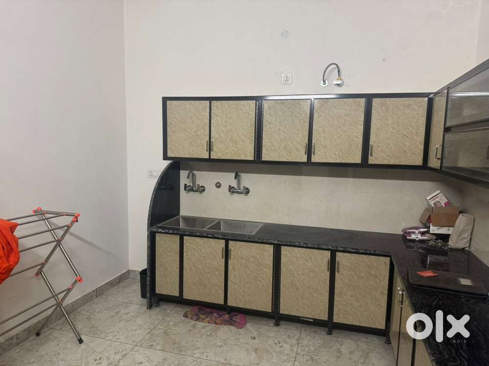 Pg for girls in prime location