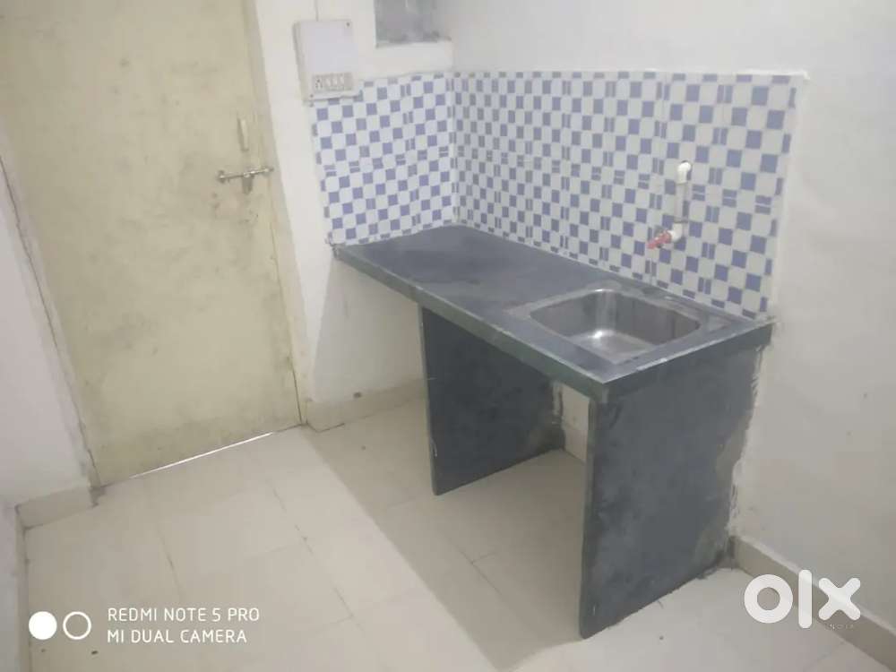 1RK room in warje , Bachelors allowed