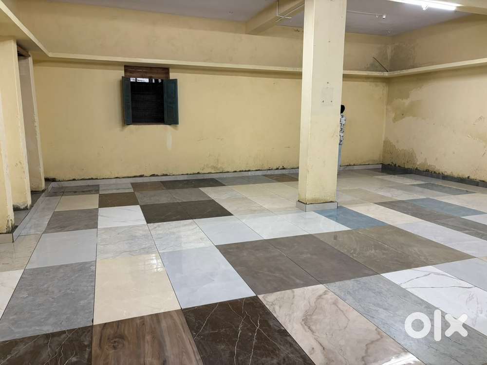 1200 Sq on rent