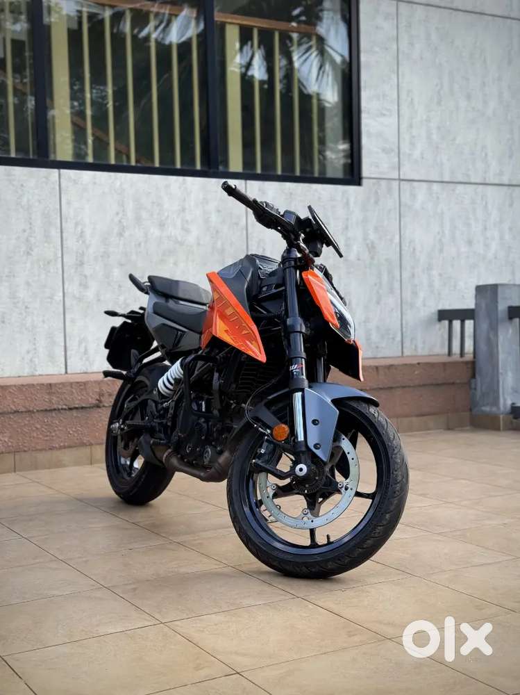 2024/25 KTM DUKE 250,SINGLE OWNER,3800 KM,COMPANY SERVICE