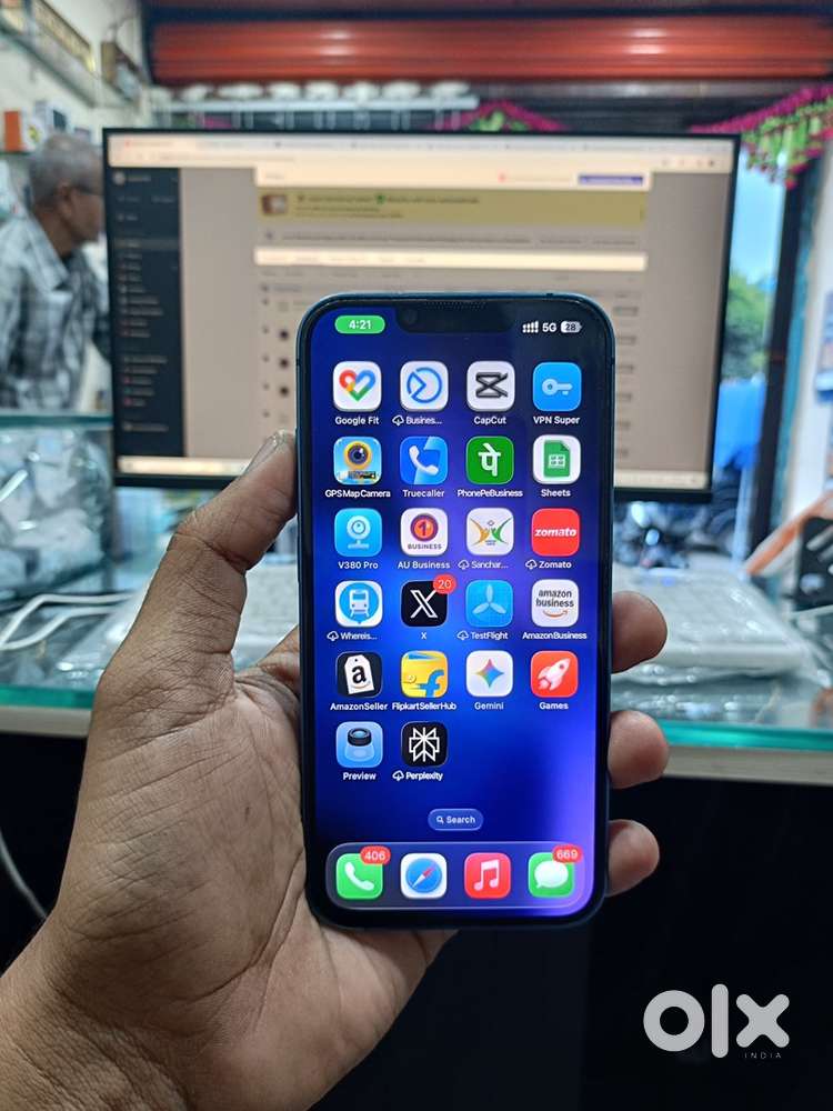 Seling iphone 13 128GB Battery health 96%