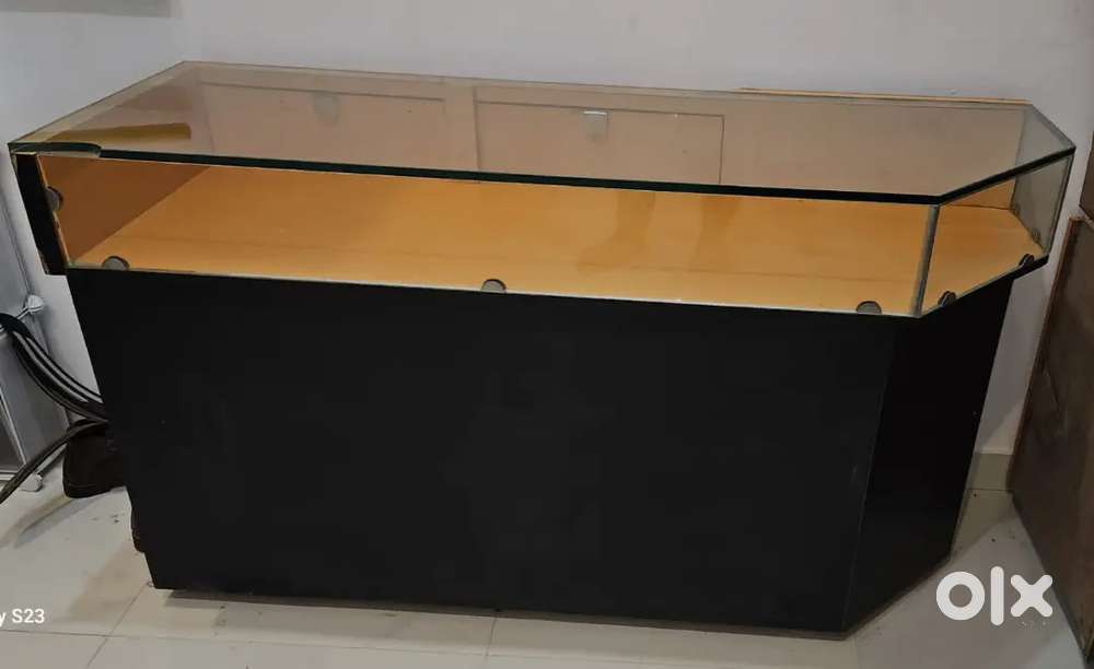 Very good condition counter