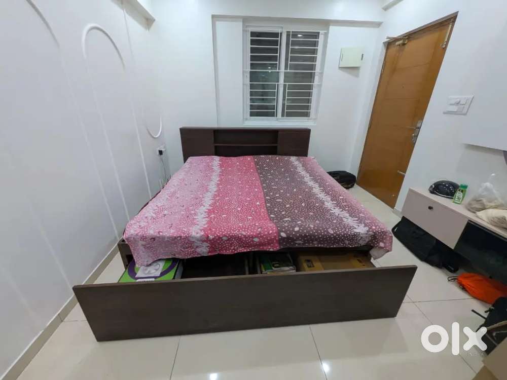 King Sized Bed with storage and Mattress