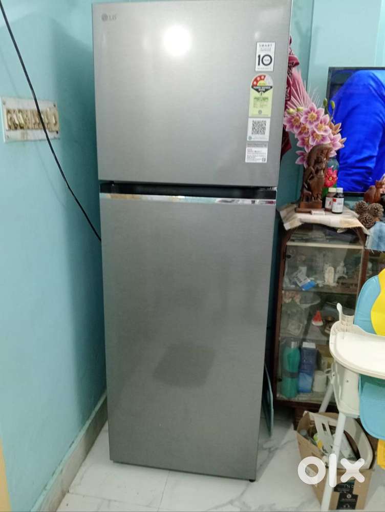 4 months old LG 3 star fridge for sale under warranty