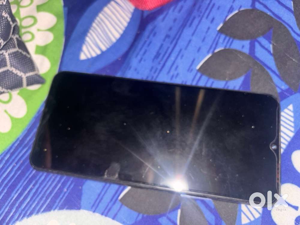 Vivo y31 6gb ram 128gb memory