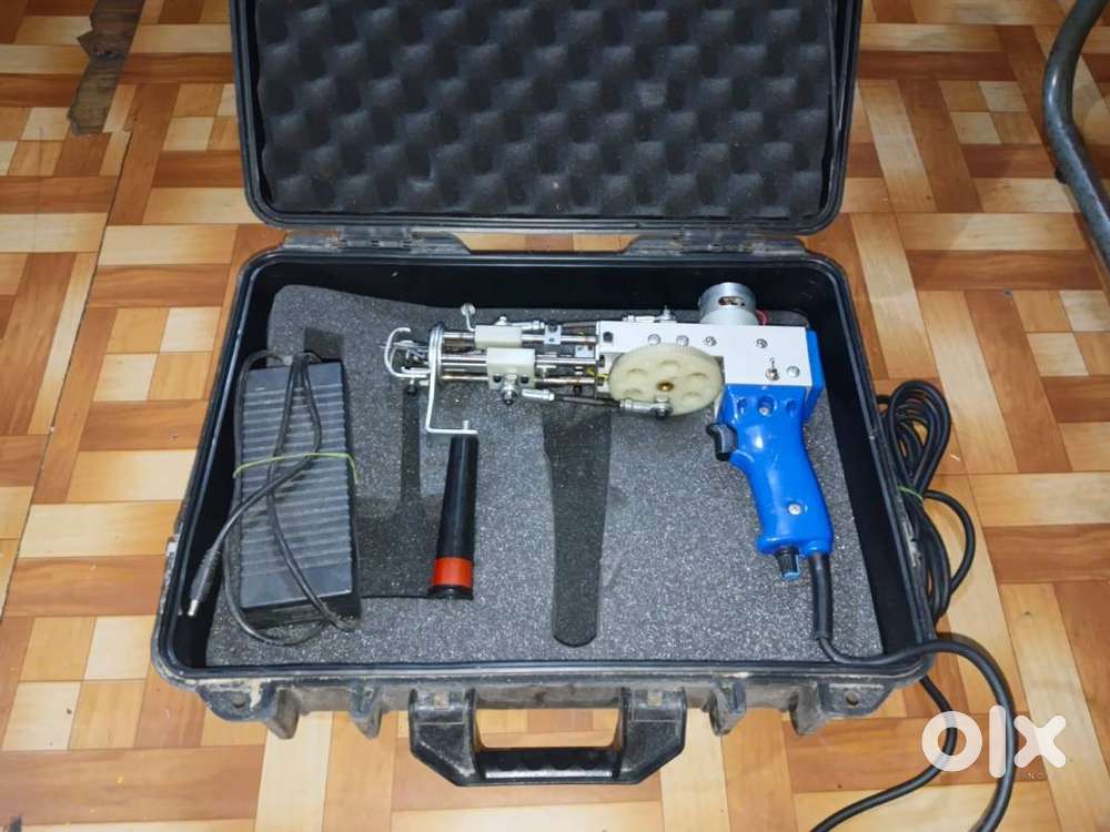 TUFTING GUN