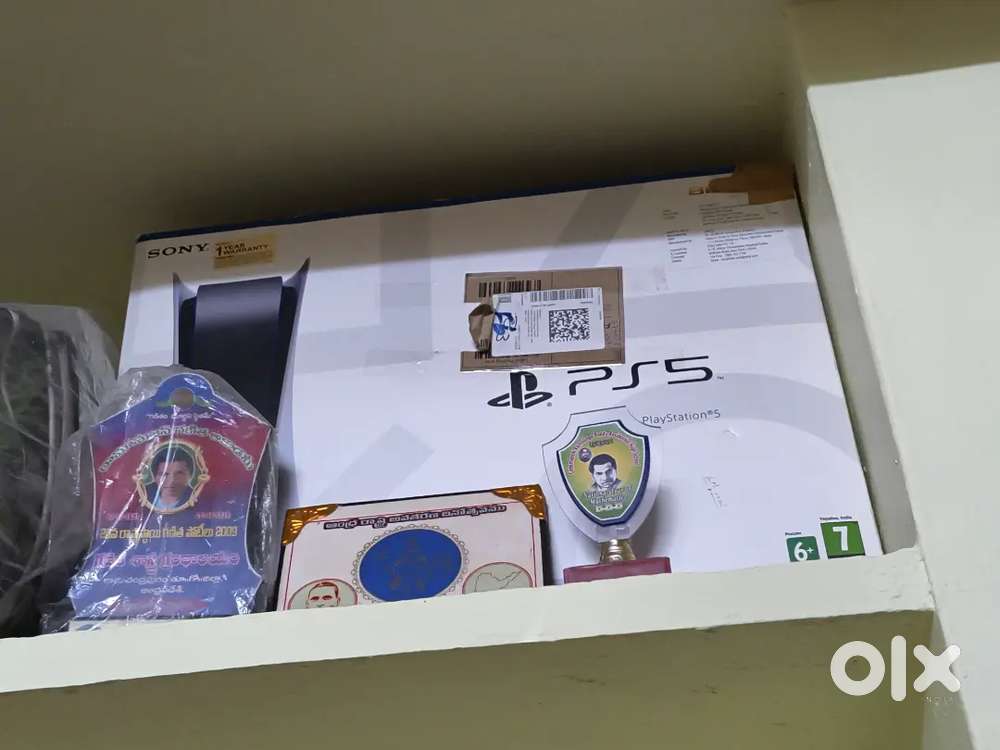 PS5 unboxed with 2 controllers