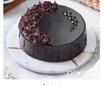 Cakes toh sabhi laate hain ..Cake ke sath Shayeri Bhi lejaye'n