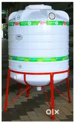 Self cleaning water tank