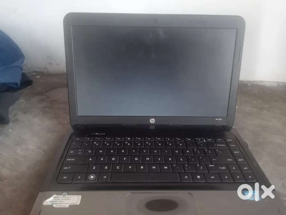 Hp laptop with charger 4gb rem 500ssd