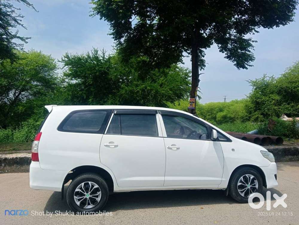 Toyota Innova 2.5 G (Diesel) 8 Seater, 2016, Diesel