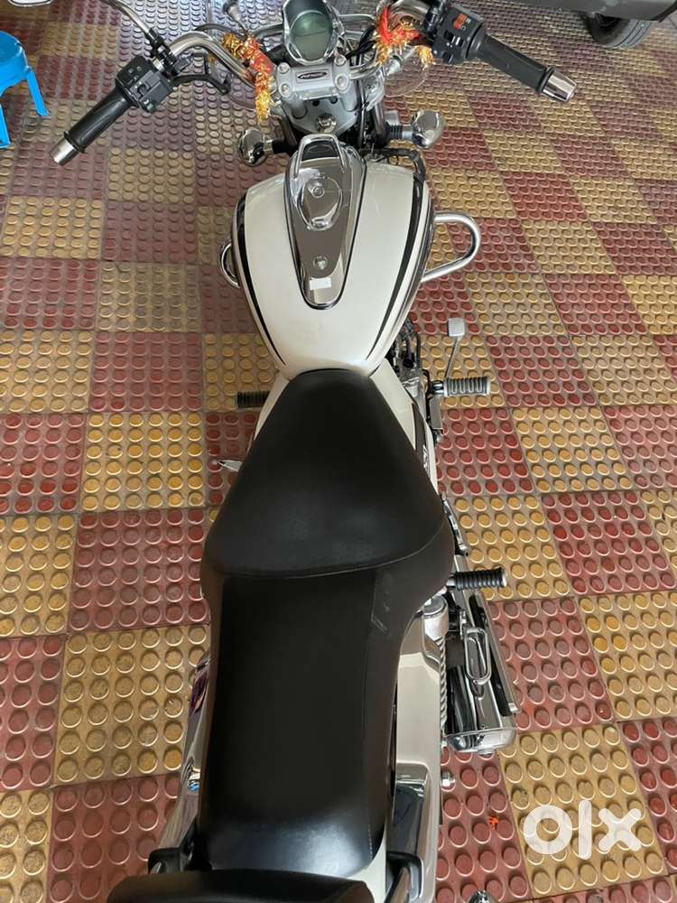 Bajaj avenger cruise 220, 1950 km driven, 1836 number plate