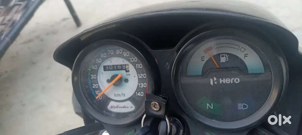 Bike ka condition ekadam sahi hai  donon tyre naya hai ike i