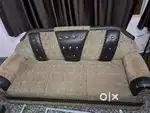 5 seater sofa set in good condition- rs 7000 only