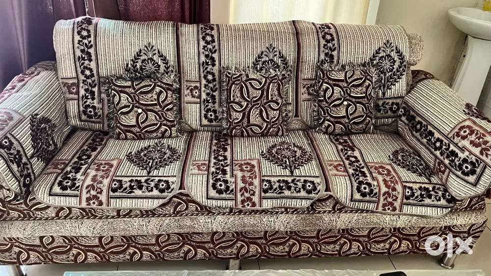 7 seater sofa with table