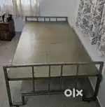 Double size metal cot