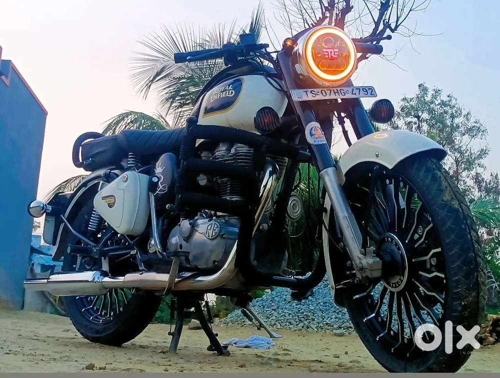 Royal enfild classic 350 good condition bike