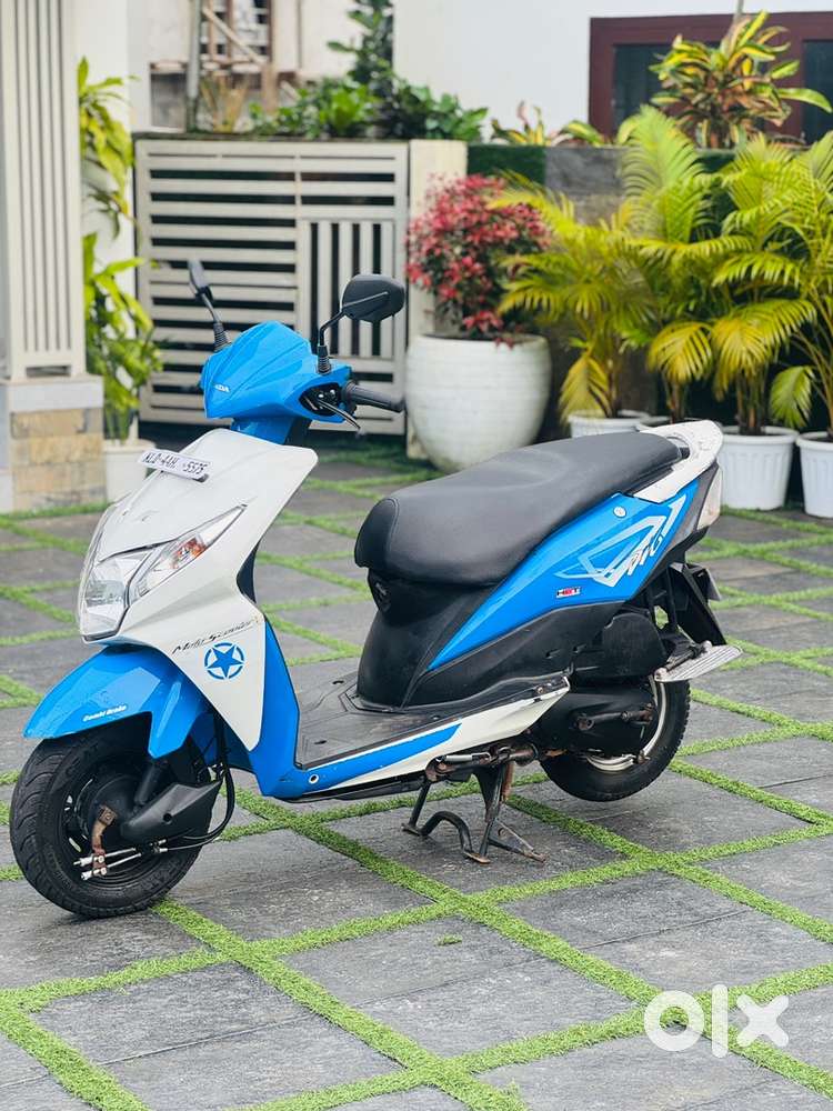 2015 HONDA DIO