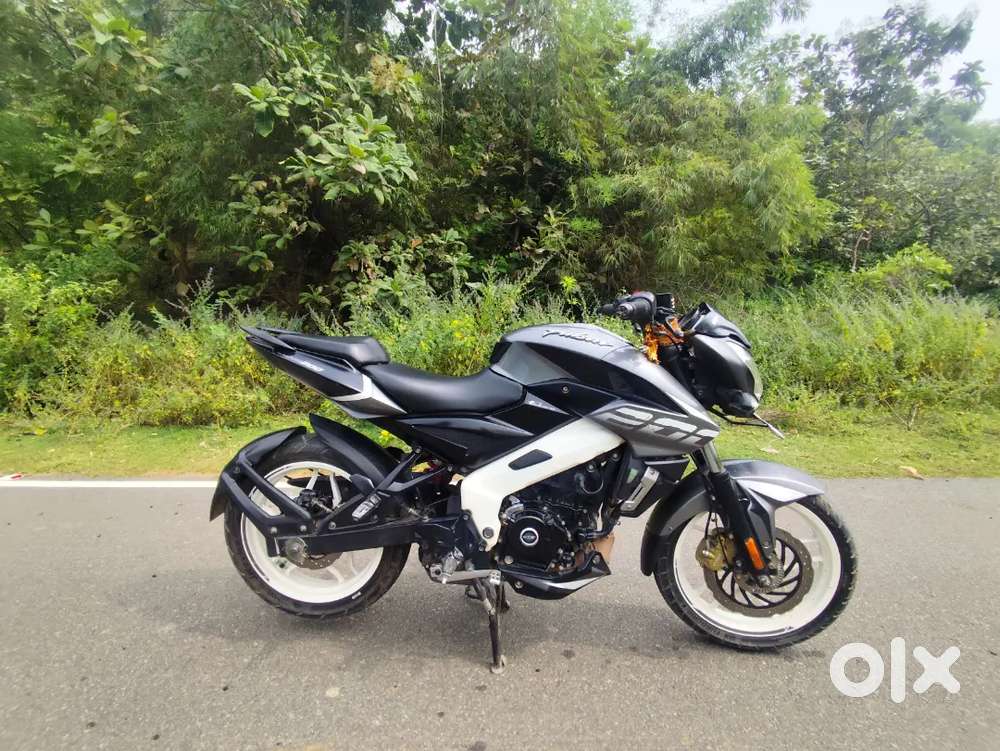 Bajaj pulsar ns 200