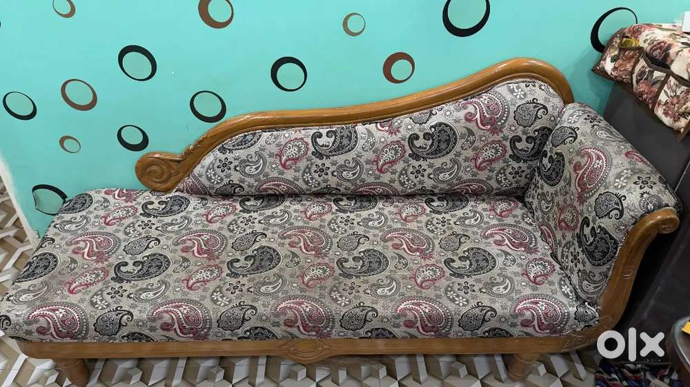 Elegant Wooden Couch/ Diwan–Premium Look/Excellent Condition  ₹15,000