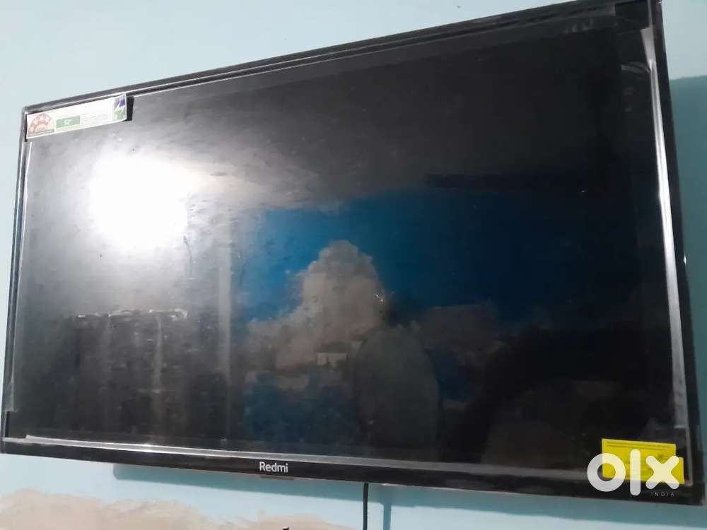 4 STAR REDMI SMART LED TV WORKING CONDITION
