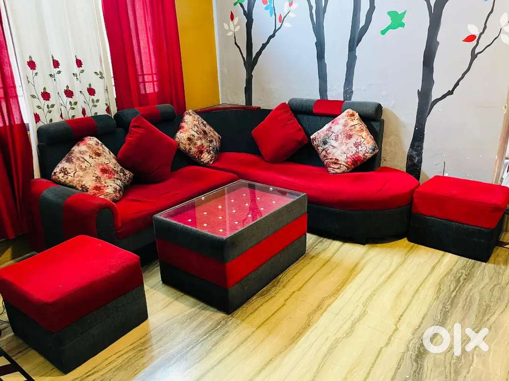 Good condition 5 Seater Sofa 1 Center Table 1 Puff at 20k