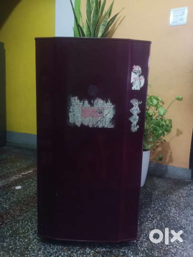 REFRIGERATOR