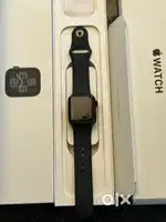 Apple Watch SE 40mm Midnight case and band