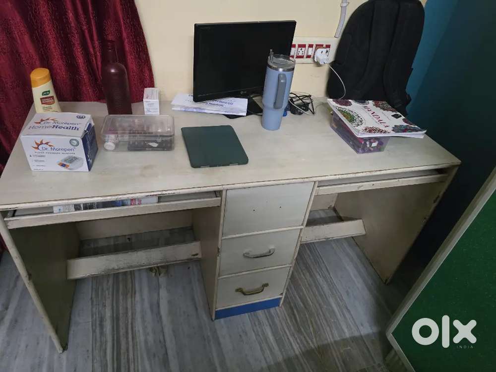 Double Computer Table