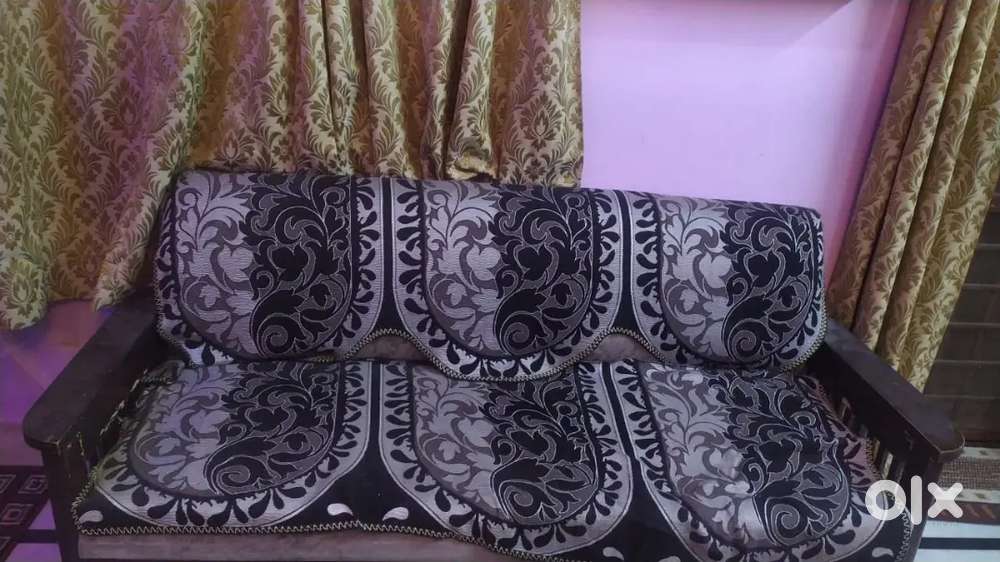 Sagwan 5 Seater sofa set ungent sale