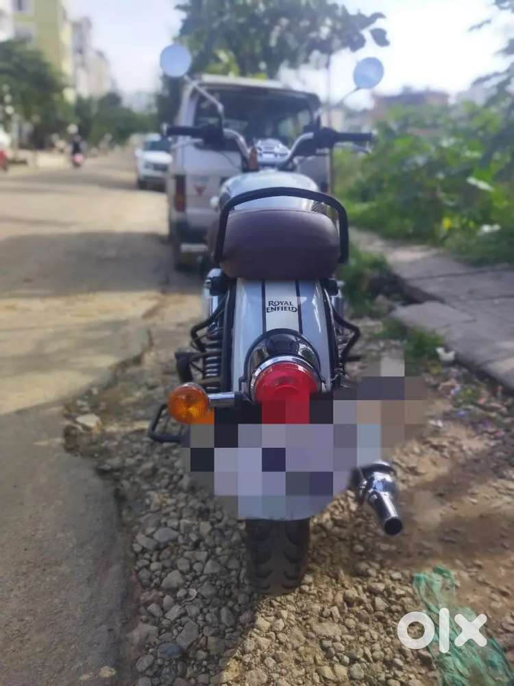 210000/- Royal Enfield classic 350 - 2023 1st owner - 8500km