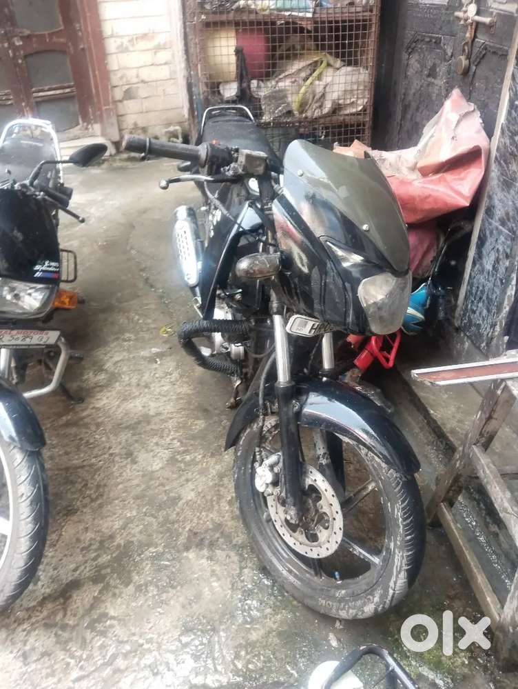 3 month se khadi hai...1 service krwani hai..self start hai.average40