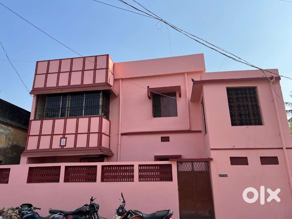 Ground floor of gated, well located & ventilated double storeyed house