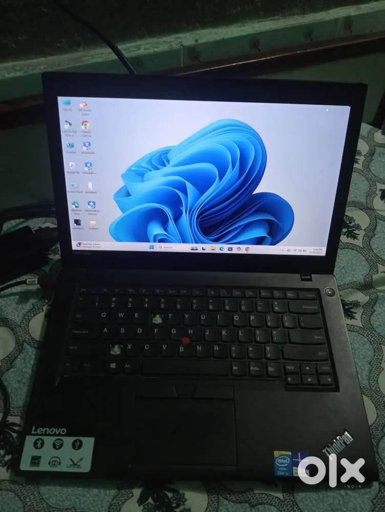 Lenovo ka laptop i5 8gb 252 ssd